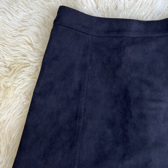 4 FOR $25 - NWOT Black Suede Mini Skirt - Picture 6 of 6